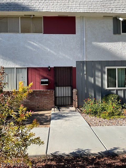 1st image of 656 Greenbriar Townhouse Way