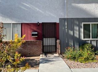 656 Greenbriar Townhouse Way, Las Vegas, NV 89121