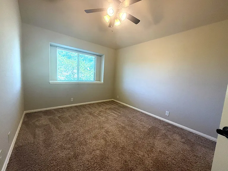 1109 Abbey Ln — Photo 22