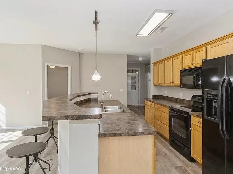 1192 Foster Rd — Photo 9