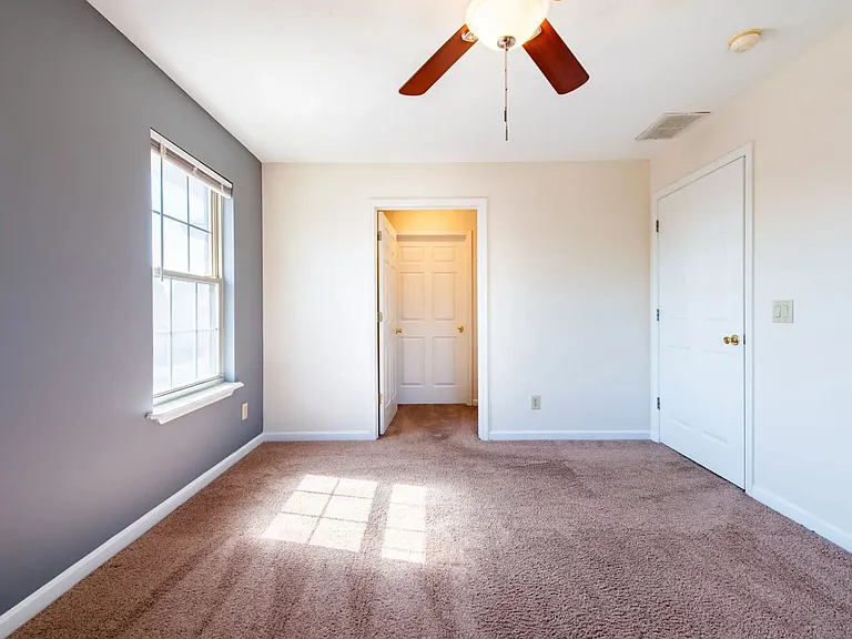 Autumn Ridge Apartments — Photo 24