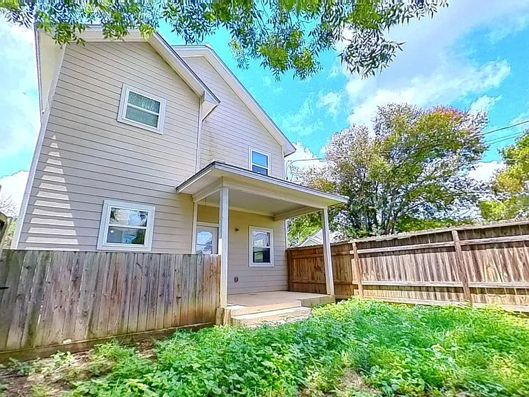 209 Jackman St — Photo 23