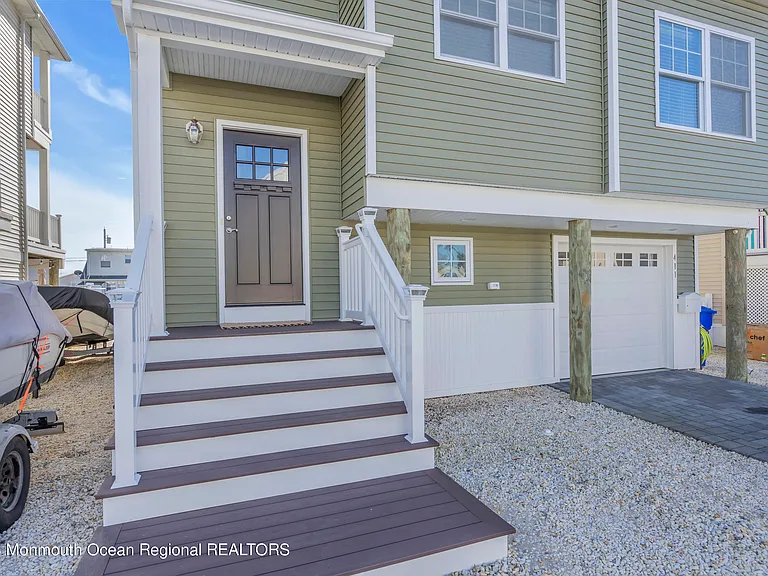 411 Harding Ave — Photo 7