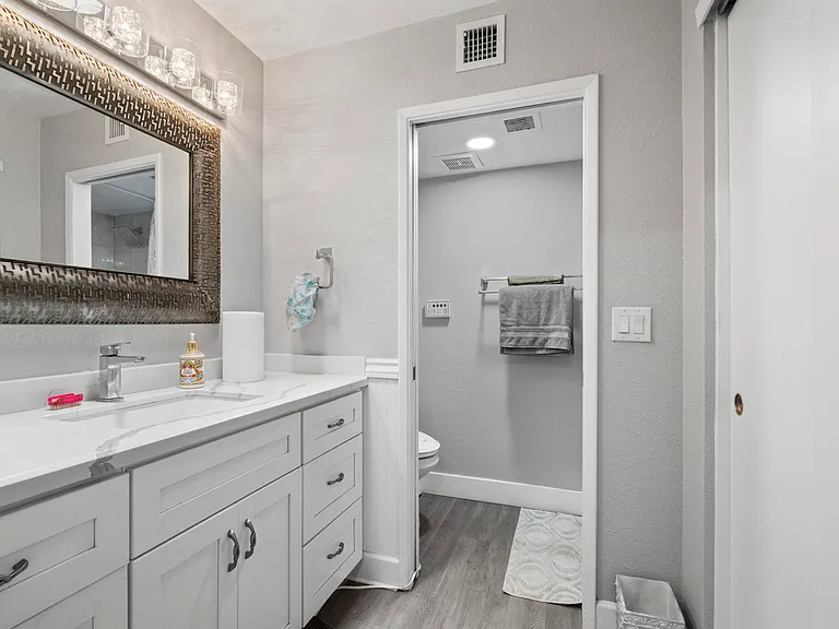 648 E Tam Oshanter Dr — Photo 15