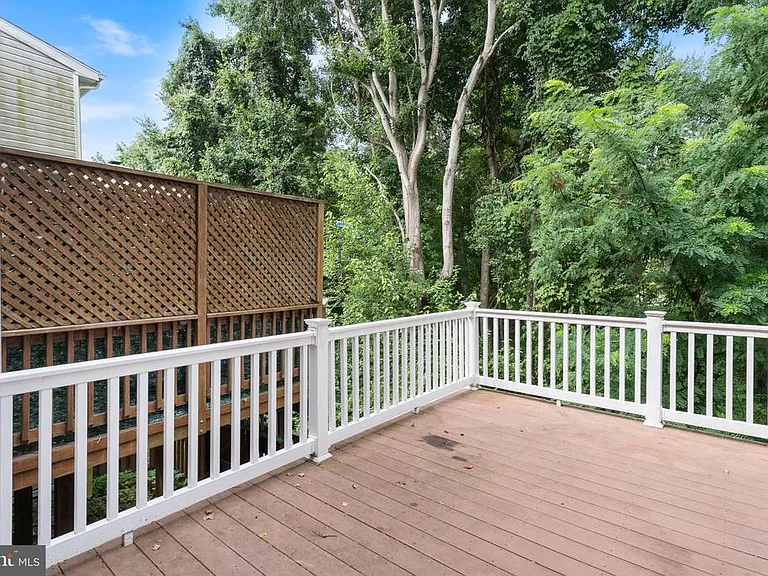 8212 Silverton Ct — Photo 37