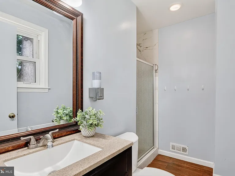 7708 Viceroy St — Photo 23