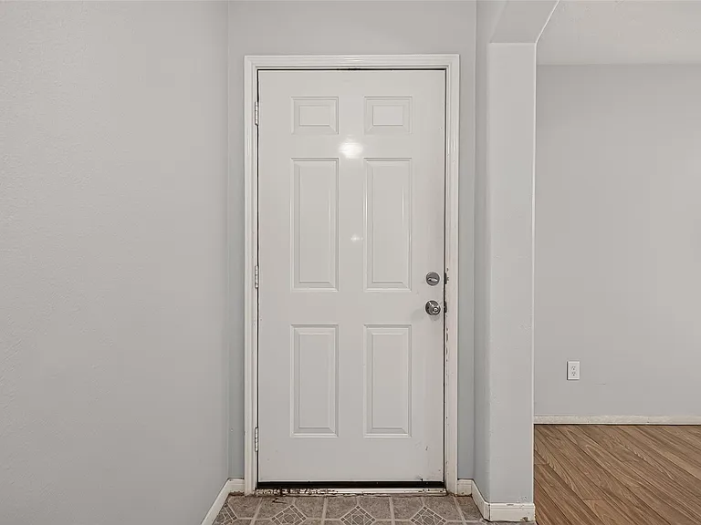 10031 Magnolia Way — Photo 5