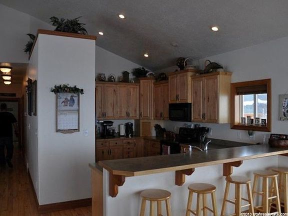 3rd image of 356 Canyon View Dr