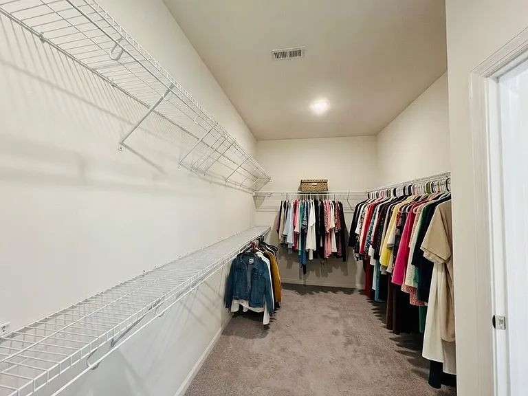 2521 Macy Grove Ln — Photo 32