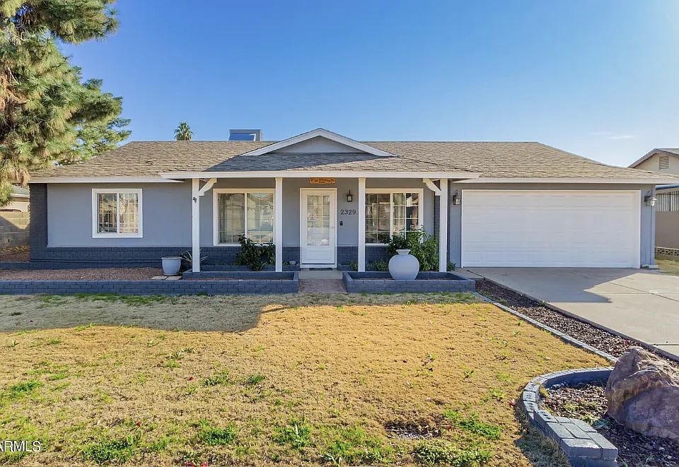 2329 E Concorda Dr