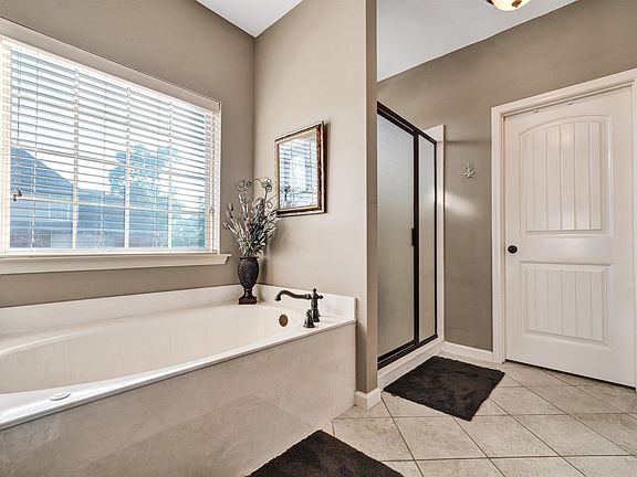3rd image of 2749 Piedmont Dr
