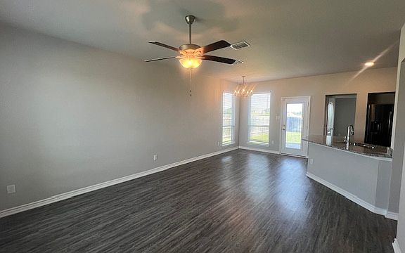 2nd image of 2031 Dade Loop