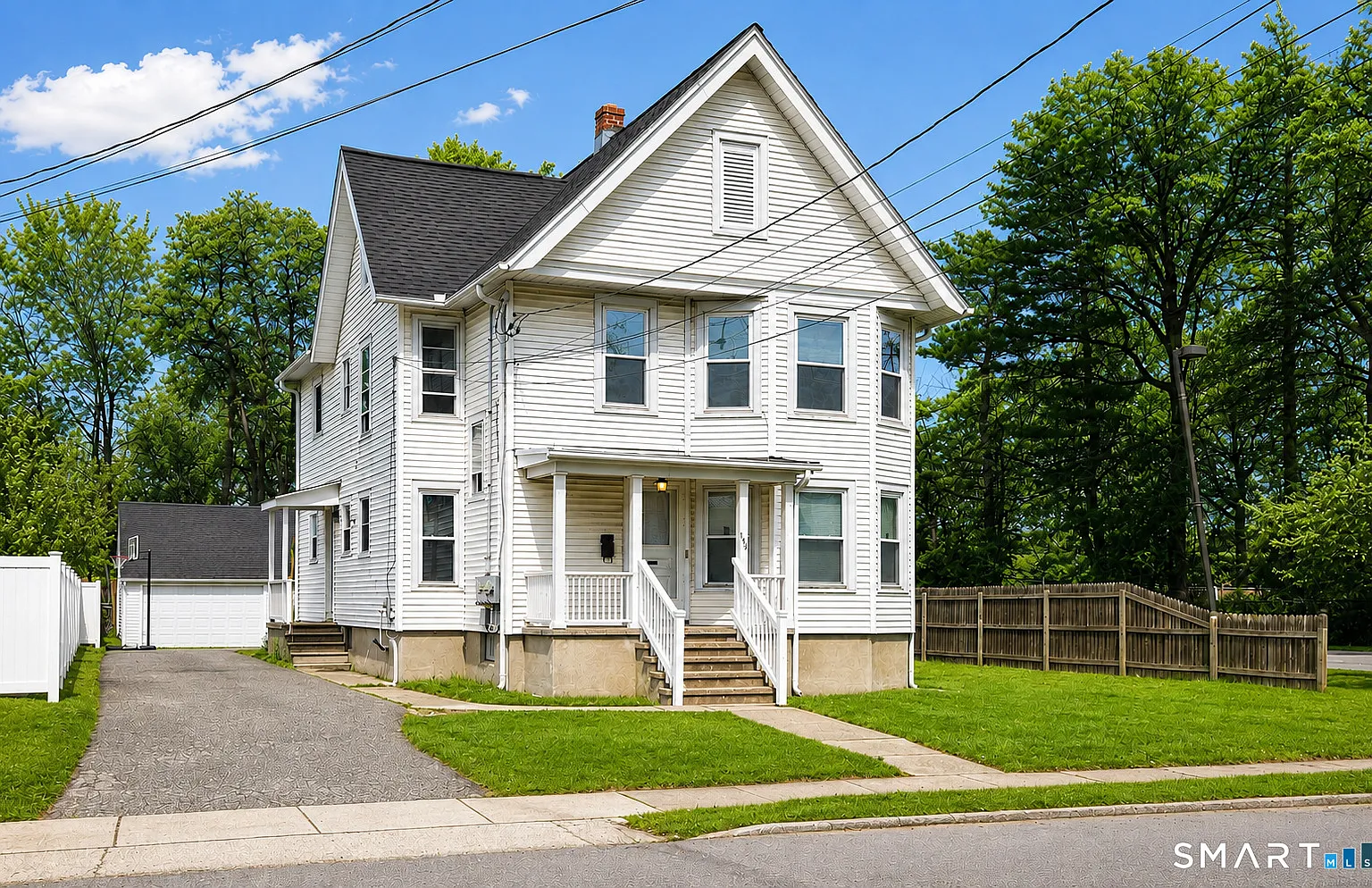 2 bed, 1.0 bath, 1250 sqft, $2,200 — Photo 1