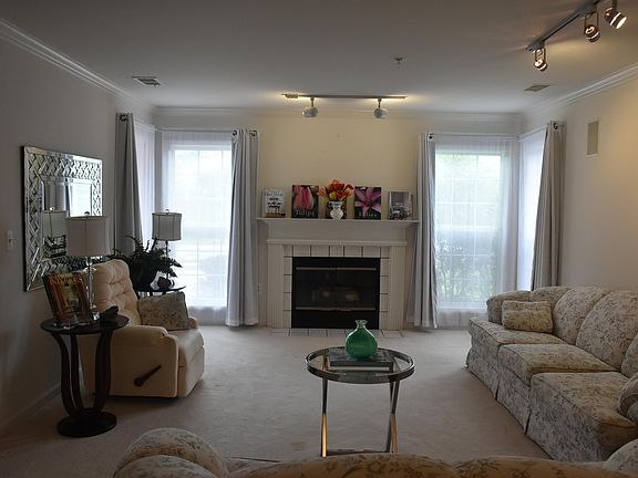 3rd image of 28034 Carlton Way Dr