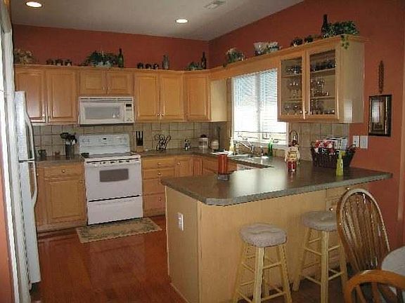 5th image of 806 Knollwood Village