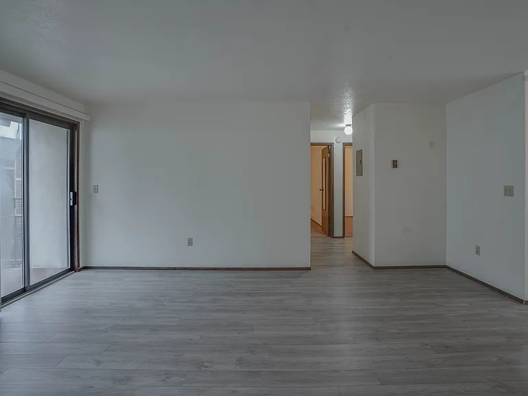 1122 NW Market St #5 — Photo 3