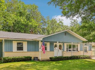 624 W Hill St, Baraboo, WI 53913