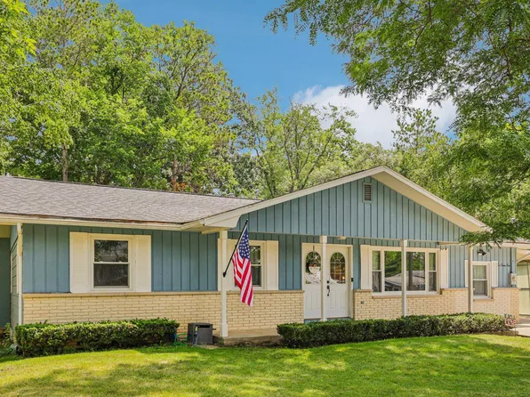 624 W Hill St, Baraboo, WI 53913