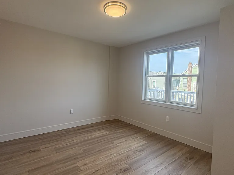 512 Beach 130 St #2B — Photo 5