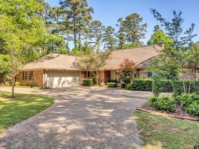 558 Greenbriar Trl, Holly Lake Ranch, TX, 75765