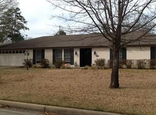 1201 Briarwood Ln, Longview, TX 75604