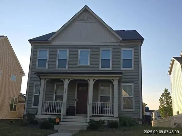 637 Crab Apple Dr, Stafford, VA 22554