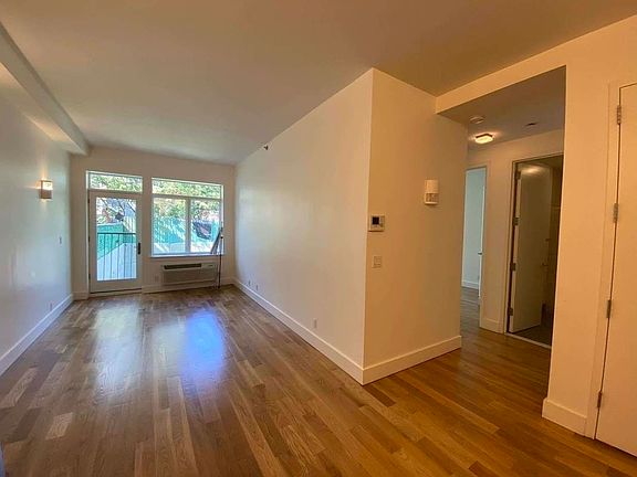 3rd image of 91 Varet St #3I