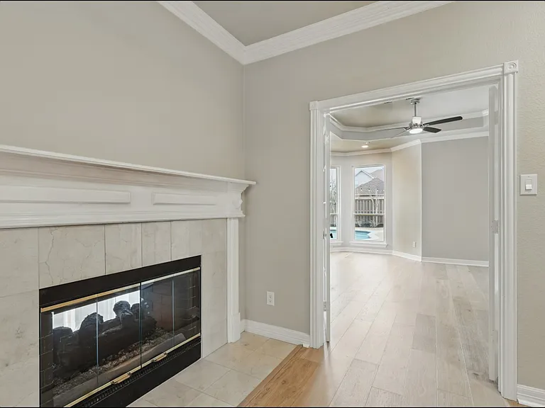 727 Ashleigh Ln — Photo 10