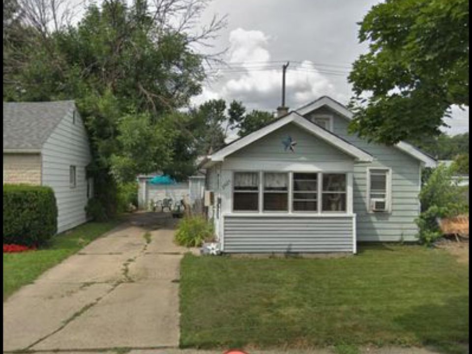 1st image of 23425 Reynolds Ave