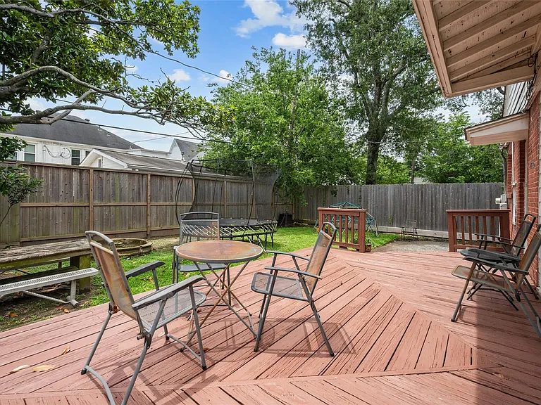 2311 Addison Rd — Photo 43