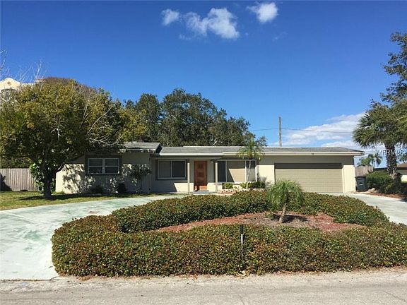 2nd image of 115 Harbor Bluff Dr