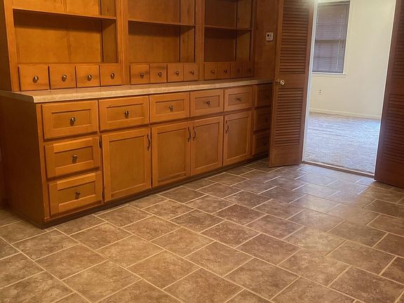 5th image of 1150 Finch Dr
