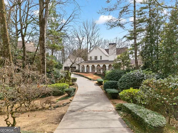 5680 Glen Errol Rd, Sandy Springs, GA 30327