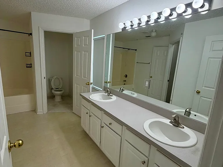 324 Seaside Ter — Photo 11
