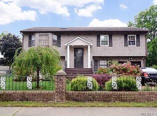 20 Palfrey Ave, Bay Shore, NY 11706