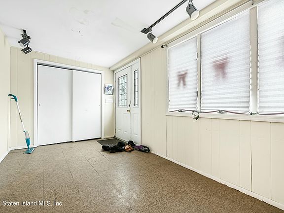 5th image of 909 Rathbun Ave