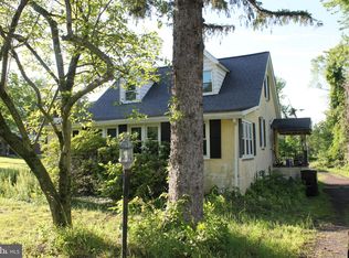 2042 Upper Ridge Rd, Green lane, PA 18054