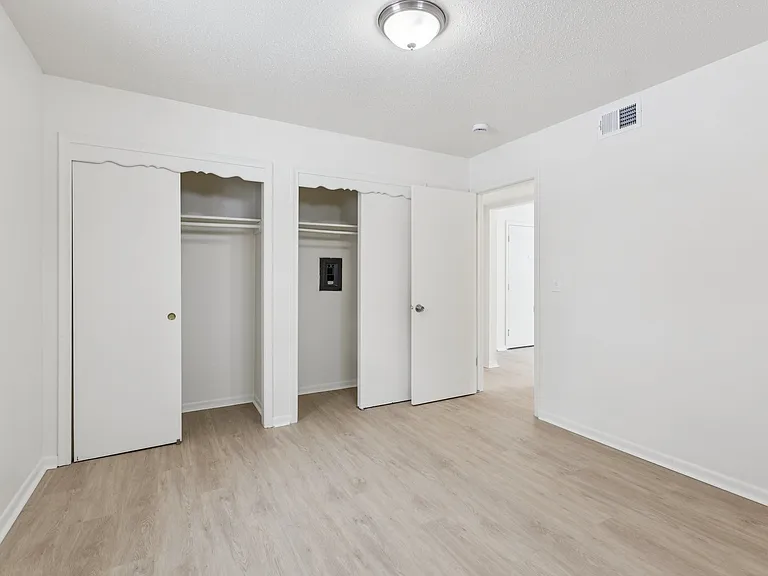 1056 S 29th St #7 — Photo 12