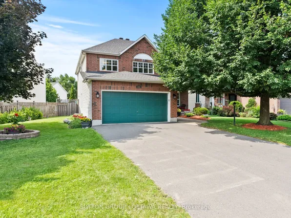 21 Avonmore Cres, Ottawa, ON K2G 6J7