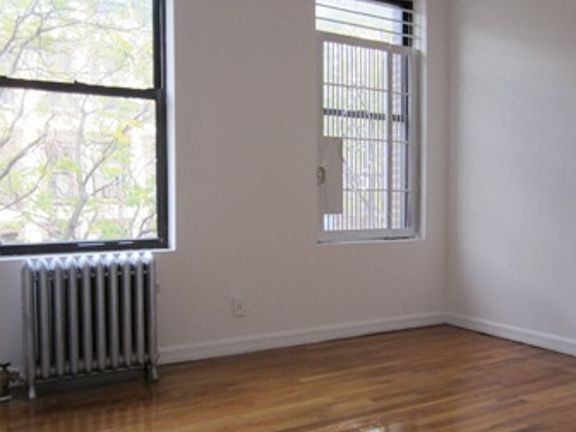 4th image of 236 E 5th St APT D1