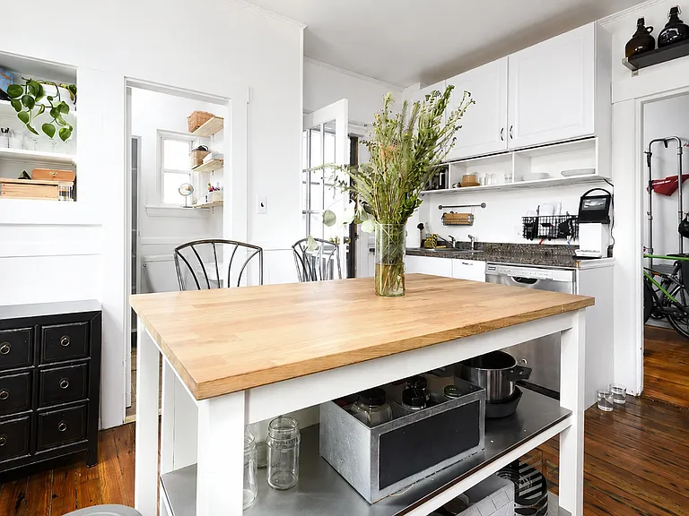 195 Hampshire St #1 — Photo 2