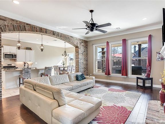 3rd image of 1036 Spanish Moss Cir