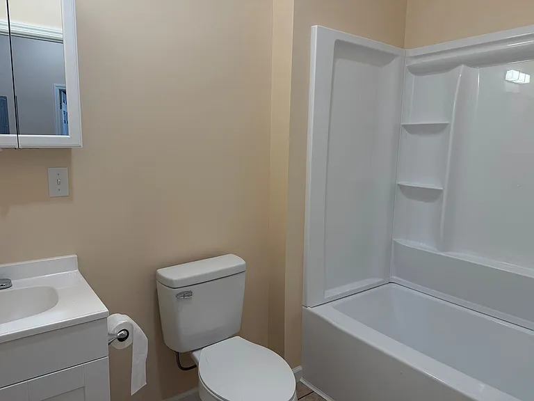 701 Charles St #B — Photo 8