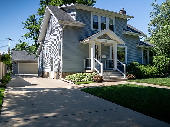 2nd image of 1117 E Olive St