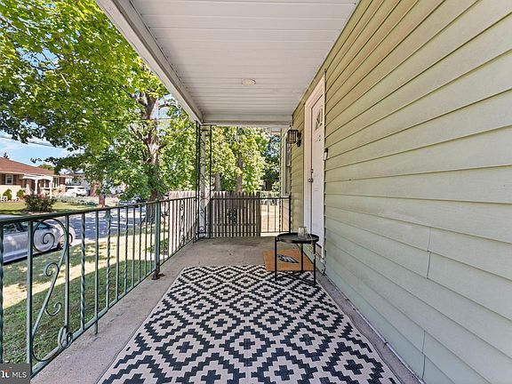 3rd image of 107 Hawthorne Ave