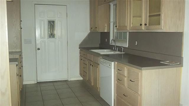 2nd image of 329 Sunrise Ave