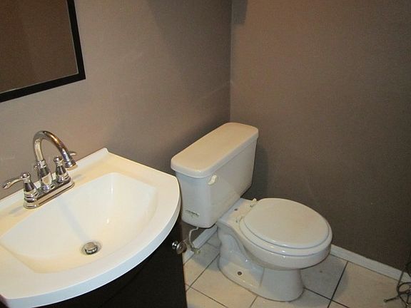 4th image of 16117 Eucalyptus Ave APT C