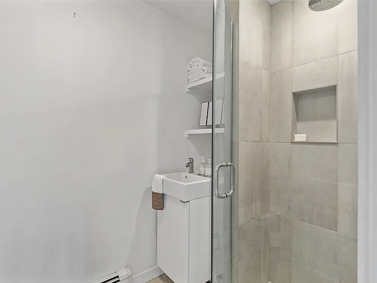 7 Bay Ave — Photo 19