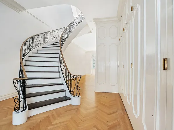 40 W 83rd St, New York, NY 10024