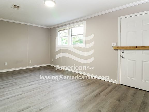 867289_003_living_room_4.jpg